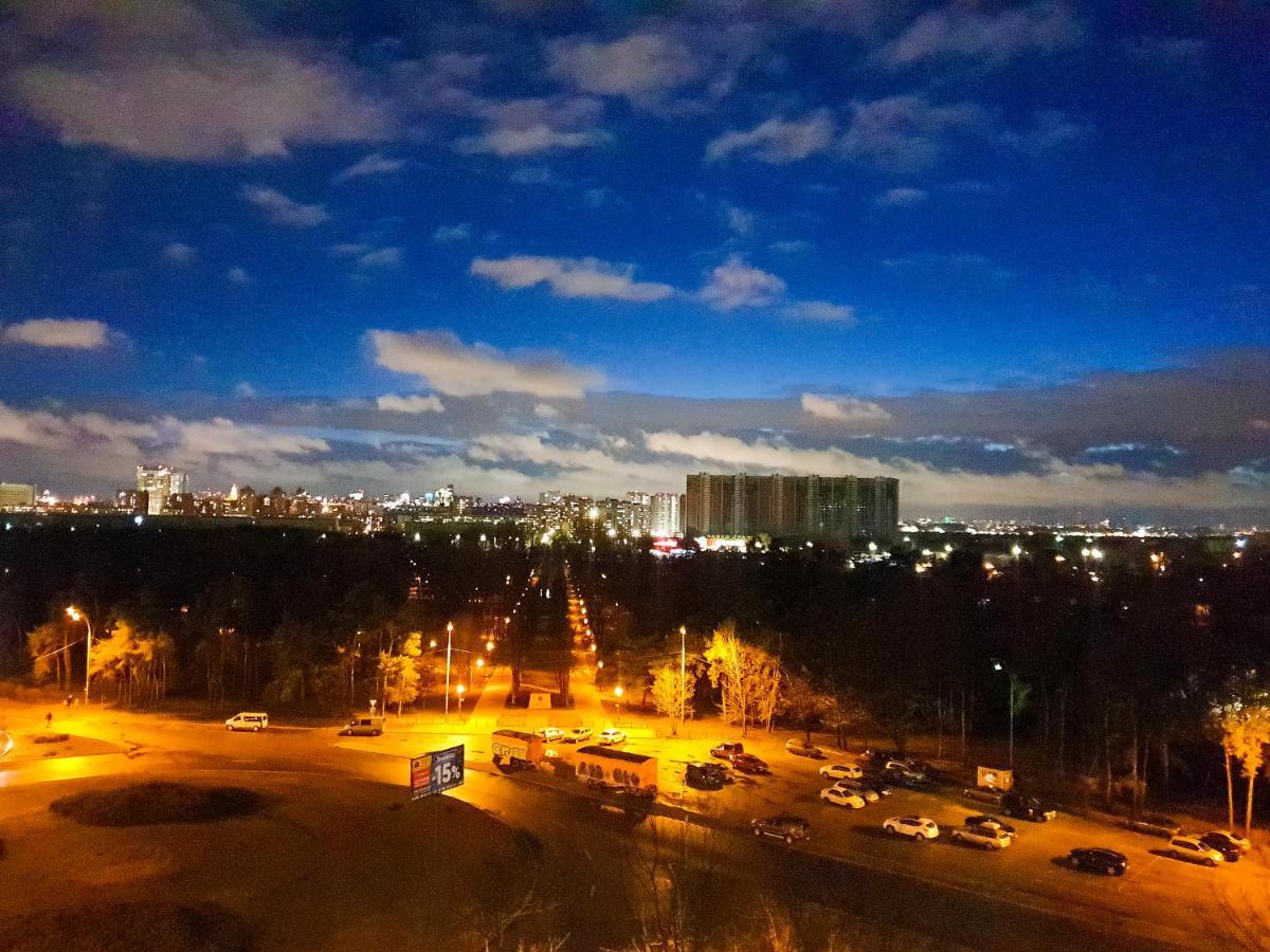 Шикарная Vip Квартира 8 Мин Пешком От М Дарница Kyiv Exterior photo