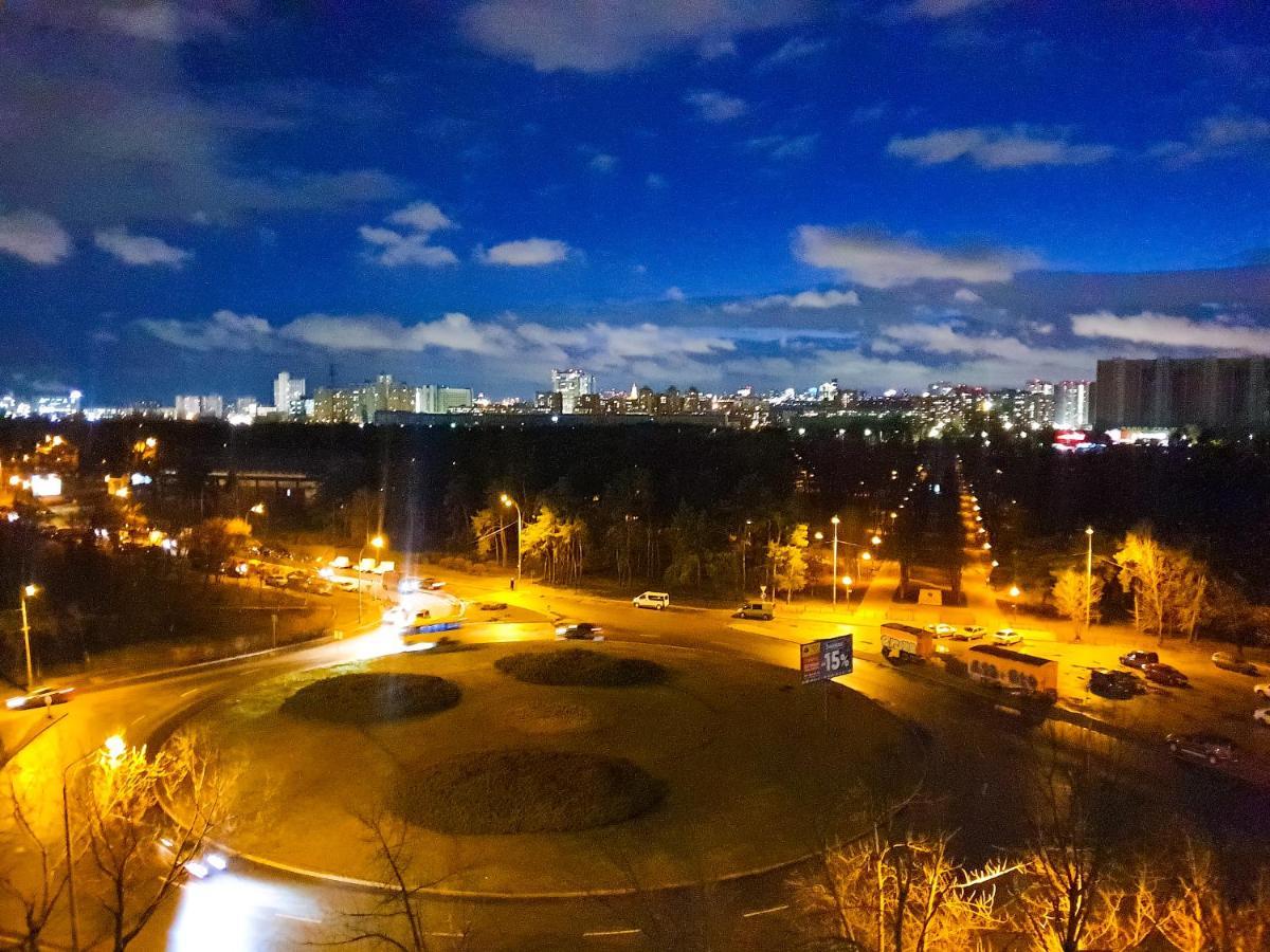 Шикарная Vip Квартира 8 Мин Пешком От М Дарница Kyiv Exterior photo